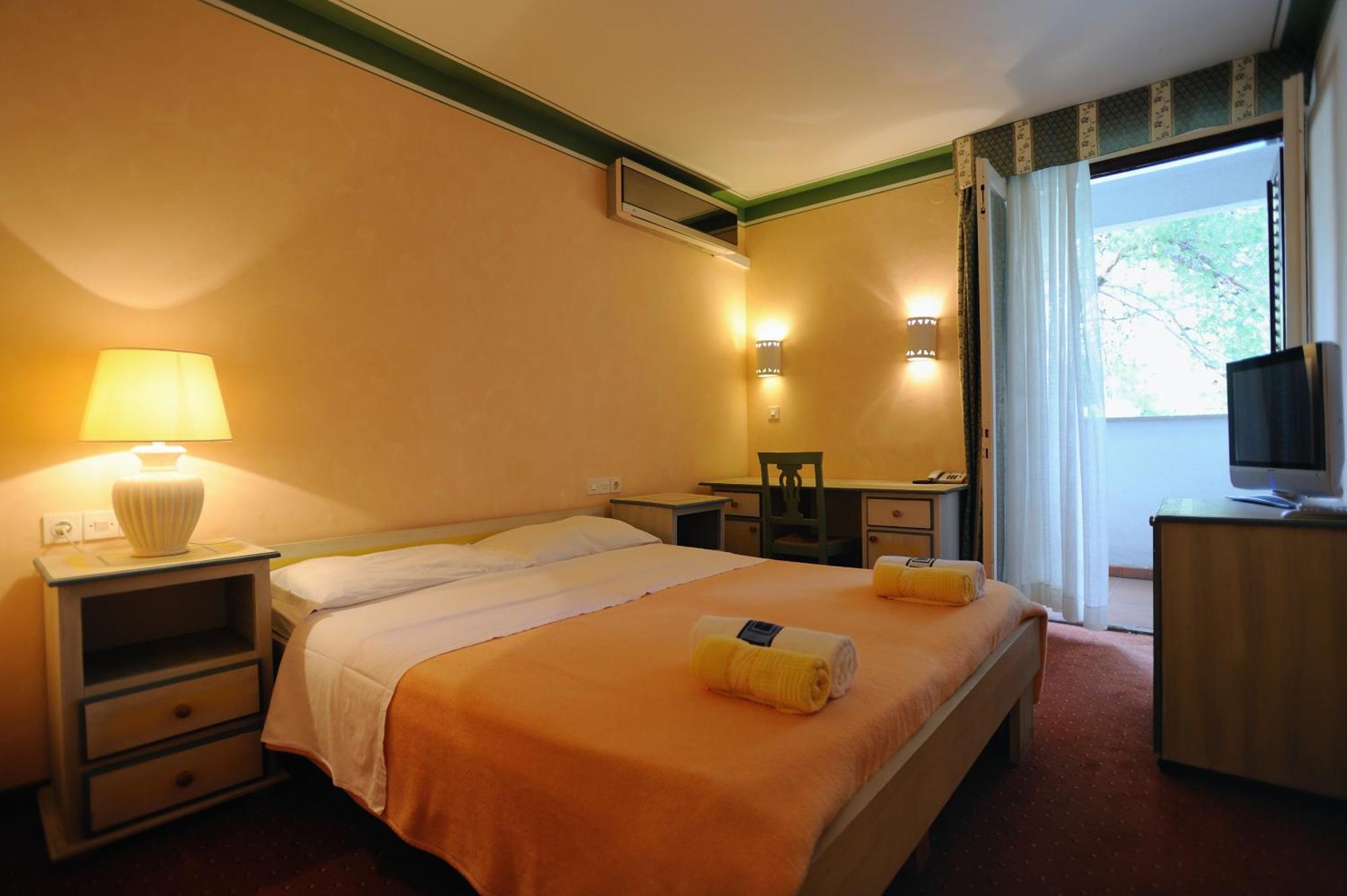 Hotel Solitudo Uble Eksteriør billede