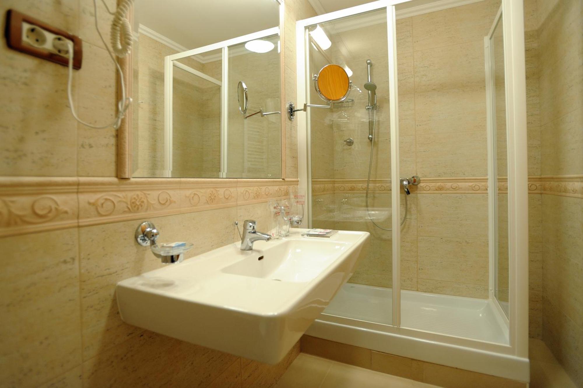 Hotel Solitudo Uble Eksteriør billede